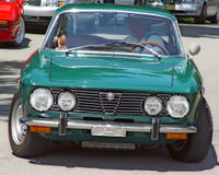 200px-Alfa-Romeo-2000-GT-Veloce-Green-st